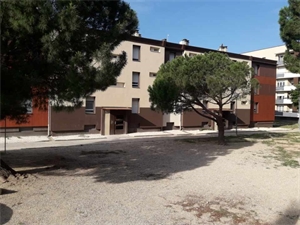t3 à la location -   84500  BOLLENE, surface 56 m2 location t3 - UBI481909259